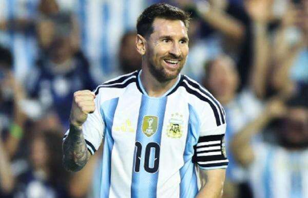 Lionel Messi Ternyata Kagumi Satu Pemain Inggris, hingga Beri Julukan Abadi! Lionel Messi Ternyata Kagumi Satu Pemain Inggris, hingga Beri Julukan Abadi!