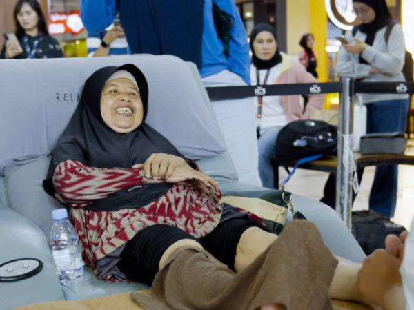 Viral 585 Lansia Dipijat Serentak se-Indonesia, Endingnya Raih Rekor MURI! Viral 585 Lansia Dipijat Serentak se-Indonesia, Endingnya Raih Rekor MURI!