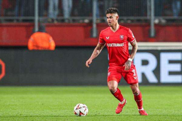 Masa Depan Tak Pasti, Mees Hilgers Tetap Berlatih bersama FC Twente Masa Depan Tak Pasti, Mees Hilgers Tetap Berlatih bersama FC Twente