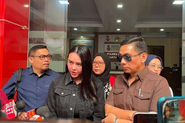 Tak Hanya Rugi Rp3 Miliar, Amanda Manopo Ngaku Diguna-guna oleh Mantan Karyawannya Tak Hanya Rugi Rp3 Miliar, Amanda Manopo Ngaku Diguna-guna oleh Mantan Karyawannya