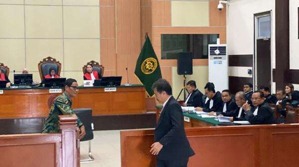 Roy Suryo Jalani Sidang Perlawanan Dakwaan Ijazah Jokowi Roy Suryo Jalani Sidang Perlawanan Dakwaan Ijazah Jokowi
