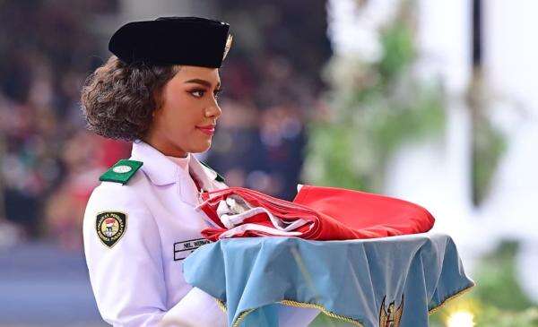 Cerita Neeltje Paskibraka Papua saat Bawa Baki Bendera Merah Putih: Gugup tapi Juga Excited! Cerita Neeltje Paskibraka Papua saat Bawa Baki Bendera Merah Putih: Gugup tapi Juga Excited!