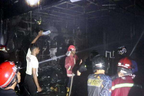 Big Mall Samarinda Terbakar 2 Kali dalam Sebulan, Diduga akibat Korsleting Listrik Big Mall Samarinda Terbakar 2 Kali dalam Sebulan, Diduga akibat Korsleting Listrik