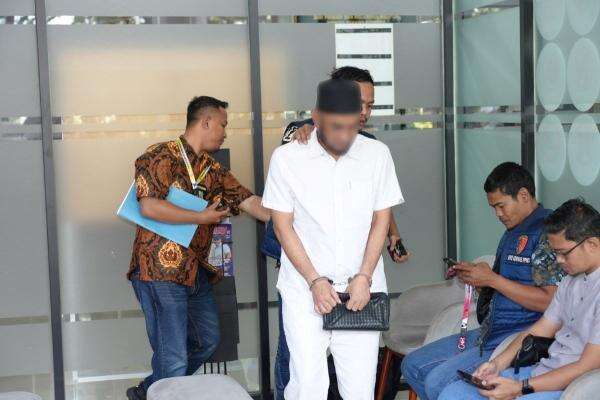 DJP Serahkan Tersangka Faktur Pajak Fiktif ke Kejaksaan, Rugikan Negara Rp170 Miliar DJP Serahkan Tersangka Faktur Pajak Fiktif ke Kejaksaan, Rugikan Negara Rp170 Miliar