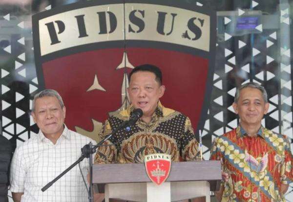 Komjak Janji Awasi Jaksa yang Tangani Kasus Febrie Adriansyah Komjak Janji Awasi Jaksa yang Tangani Kasus Febrie Adriansyah