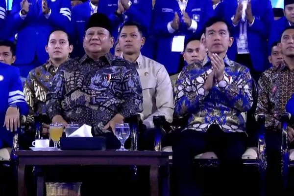 Prabowo-Gibran Hadiri Puncak HUT ke-28 PAN, Kompak Pakai batik Prabowo-Gibran Hadiri Puncak HUT ke-28 PAN, Kompak Pakai batik