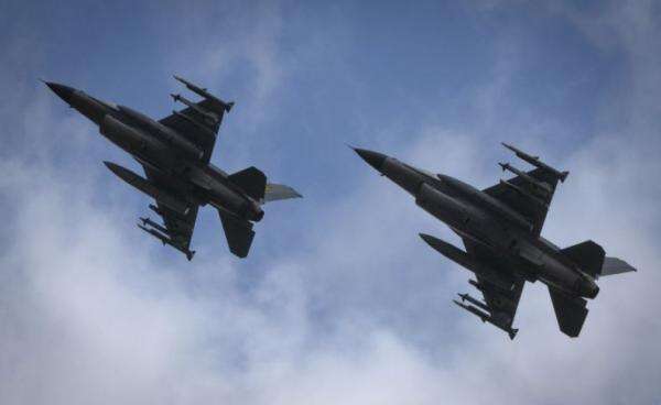 Jet Tempur F-16 AS Jatuh di Jerman Jet Tempur F-16 AS Jatuh di Jerman
