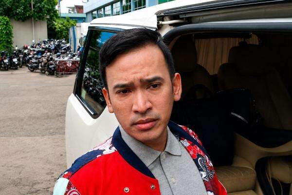 Sempat Absen, Ruben Onsu Diminta Segera Jalani Pemeriksaan Kasus Penipuan Sempat Absen, Ruben Onsu Diminta Segera Jalani Pemeriksaan Kasus Penipuan
