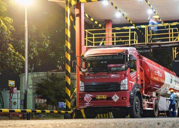 Antrean BBM di Bali Masih Terjadi, 66 SPBU di Denpasar dan Badung Beroperasi 24 Jam Antrean BBM di Bali Masih Terjadi, 66 SPBU di Denpasar dan Badung Beroperasi 24 Jam