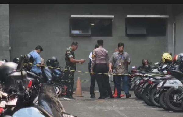 Ngeri! Mahasiswa Kedokteran UB Jatuh dari Lantai 6 Gedung Kampus, Begini Kondisinya Ngeri! Mahasiswa Kedokteran UB Jatuh dari Lantai 6 Gedung Kampus, Begini Kondisinya