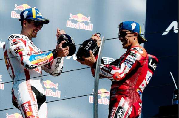 Kisah Gila Marc Marquez, Berawal Ketinggalan 102 Angka dari Marco Bezzecchi Kini Puncaki Klasemen MotoGP 2026! Kisah Gila Marc Marquez, Berawal Ketinggalan 102 Angka dari Marco Bezzecchi Kini Puncaki Klasemen MotoGP 2026!