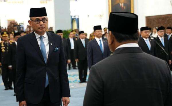 Prabowo Lantik Arrmanatha Nasir Jadi Menteri Luar Negeri Gantikan Sugiono Prabowo Lantik Arrmanatha Nasir Jadi Menteri Luar Negeri Gantikan Sugiono