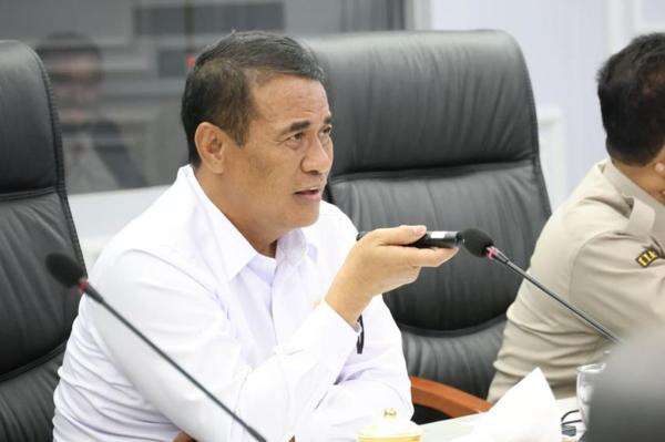 Mentan Ungkap Industri Etanol Bisa Ciptakan 8 Juta Lapangan Kerja Permanen Mentan Ungkap Industri Etanol Bisa Ciptakan 8 Juta Lapangan Kerja Permanen