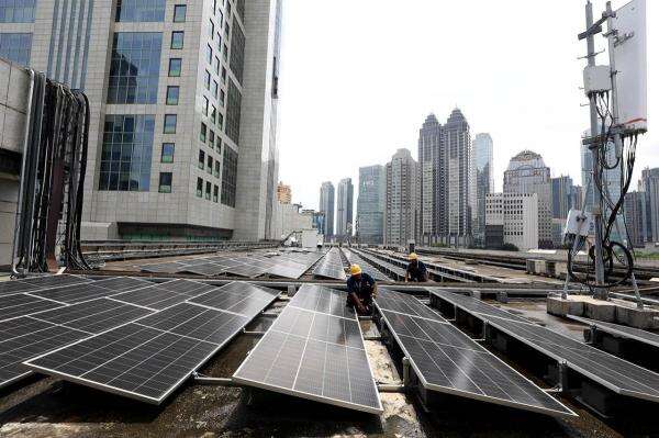 PLTS 100 GW Bisa Pangkas 140 Juta Ton CO2, Potensi Pasar Karbon Rp6,31 Triliun PLTS 100 GW Bisa Pangkas 140 Juta Ton CO2, Potensi Pasar Karbon Rp6,31 Triliun