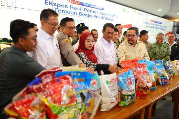 90 Persen Beras Fortifikasi Dijual Tak Sesuai Syarat, Kerugian Konsumen Ditaksir Rp89 Triliun 90 Persen Beras Fortifikasi Dijual Tak Sesuai Syarat, Kerugian Konsumen Ditaksir Rp89 Triliun