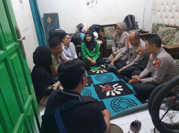 19 Siswa Dilarikan ke Rumah Sakit karena Gas Air Mata, Polisi Akhirnya Minta Maaf 19 Siswa Dilarikan ke Rumah Sakit karena Gas Air Mata, Polisi Akhirnya Minta Maaf