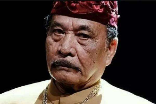 Haji Bolot Sempat Tolak Pakai Kursi Roda Meski Alami Sesak Napas Hebat Haji Bolot Sempat Tolak Pakai Kursi Roda Meski Alami Sesak Napas Hebat