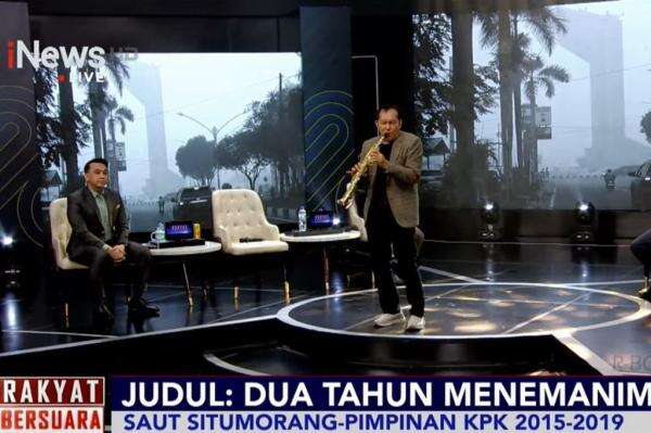 2 Tahun Pemerintahan Prabowo-Gibran, Saut Situmorang: Ada Manis, Pahit dan Asap 2 Tahun Pemerintahan Prabowo-Gibran, Saut Situmorang: Ada Manis, Pahit dan Asap