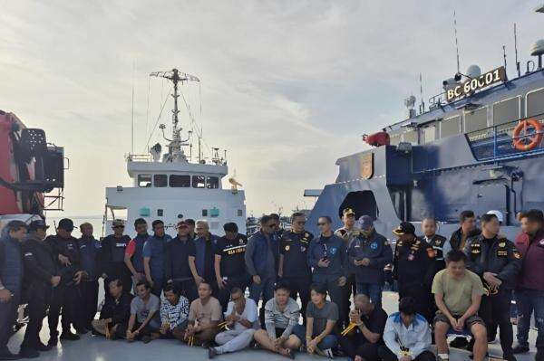 Kapal Berbendera Tanzania Bawa 1,6 Ton Sabu Cair Ditangkap di Bengkalis Kapal Berbendera Tanzania Bawa 1,6 Ton Sabu Cair Ditangkap di Bengkalis