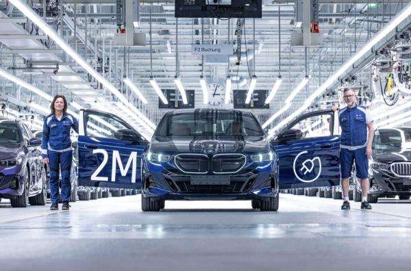 BMW Butuh 13 Tahun untuk 2 Juta Mobil Listrik, BYD Sekarang Cukup 82 Hari BMW Butuh 13 Tahun untuk 2 Juta Mobil Listrik, BYD Sekarang Cukup 82 Hari