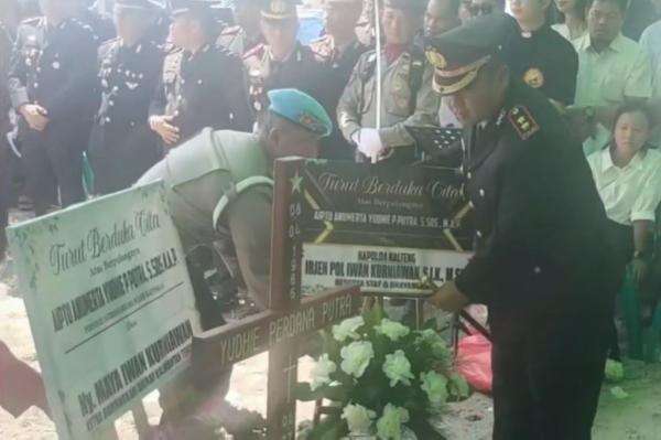 Tragedi Penggerebekan Narkoba di Katingan, Ini Identitas 3 Polisi Gugur saat Bertugas Tragedi Penggerebekan Narkoba di Katingan, Ini Identitas 3 Polisi Gugur saat Bertugas