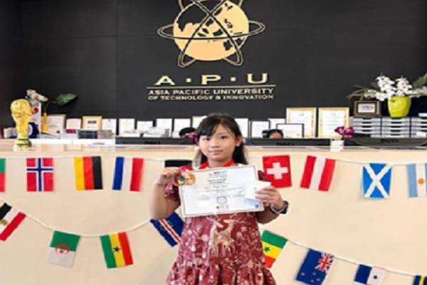 Kisah Valerie Audrey Hiejaya, Bocah Bekasi Juara Kompetisi Bahasa Inggris dan Sains di Malaysia Kisah Valerie Audrey Hiejaya, Bocah Bekasi Juara Kompetisi Bahasa Inggris dan Sains di Malaysia