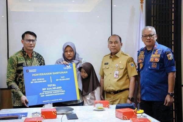 Andriyono Petugas Damkar DKI Meninggal saat Tugas Dapat Kenaikan Pangkat Anumerta Andriyono Petugas Damkar DKI Meninggal saat Tugas Dapat Kenaikan Pangkat Anumerta