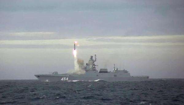 Rusia Hancurkan Kapal Kargo Bawa Senjata untuk Ukrina di Pulau Ular Laut Hitam Rusia Hancurkan Kapal Kargo Bawa Senjata untuk Ukrina di Pulau Ular Laut Hitam