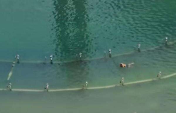 Viral Pria Nekat Berenang di Kolam Bundaran HI, Satpol PP Buka Suara Viral Pria Nekat Berenang di Kolam Bundaran HI, Satpol PP Buka Suara