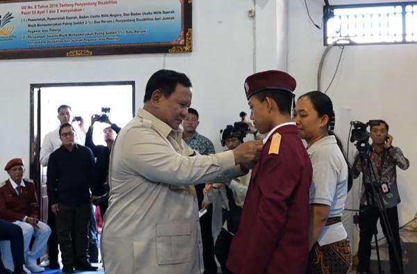 Siswa Sekolah Rakyat Curhat ke Prabowo: Pernah Diejek hingga Tak Mau Sekolah Siswa Sekolah Rakyat Curhat ke Prabowo: Pernah Diejek hingga Tak Mau Sekolah