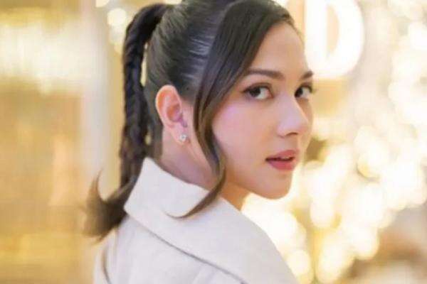 Jessica Mila Klarifikasi Liburan ke Labuan Bajo, Tegaskan Tak Tahu Ada Larangan ke Pulau Padar Jessica Mila Klarifikasi Liburan ke Labuan Bajo, Tegaskan Tak Tahu Ada Larangan ke Pulau Padar