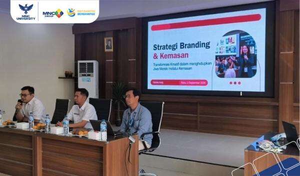 Dosen DKV MNC University Bantu UMKM Citaringgul Naik Kelas dengan Perkuat Branding dan Kemasan Produk Dosen DKV MNC University Bantu UMKM Citaringgul Naik Kelas dengan Perkuat Branding dan Kemasan Produk