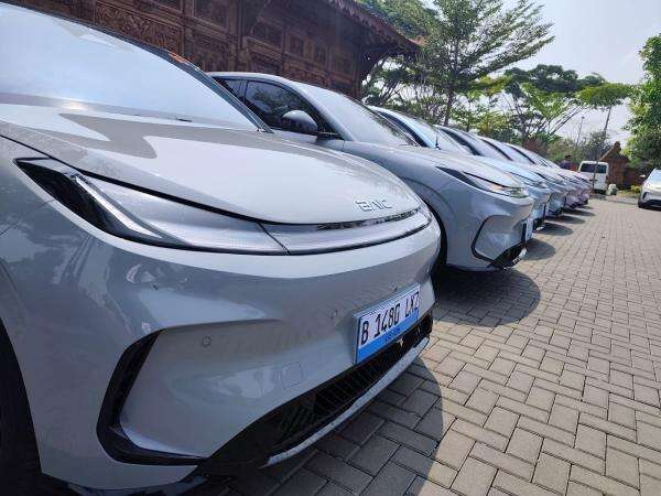 Test Drive BAIC T1: Bukan yang Paling Bertenaga, tapi Nyaman Dibawa ke Bandung Test Drive BAIC T1: Bukan yang Paling Bertenaga, tapi Nyaman Dibawa ke Bandung