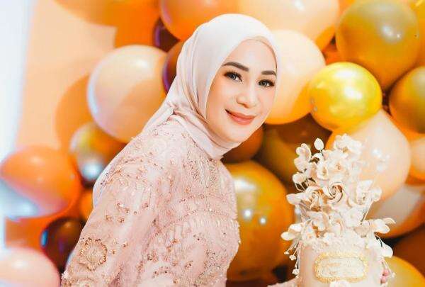 Soal Damai, Erin Wartia Tunggu Ajakan Bertemu dari Mantan ART Soal Damai, Erin Wartia Tunggu Ajakan Bertemu dari Mantan ART