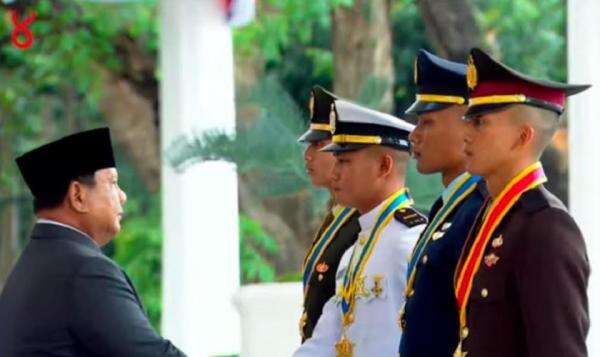 Pesan Prabowo saat Lantik 1.177 Perwira TNI-Polri: Awal Pengabdian ke Bangsa dan Negara Pesan Prabowo saat Lantik 1.177 Perwira TNI-Polri: Awal Pengabdian ke Bangsa dan Negara