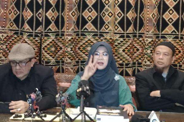 Dokter Tifa Mulai Disidang 2 Juli: Insya Allah Kami Siap Dokter Tifa Mulai Disidang 2 Juli: Insya Allah Kami Siap