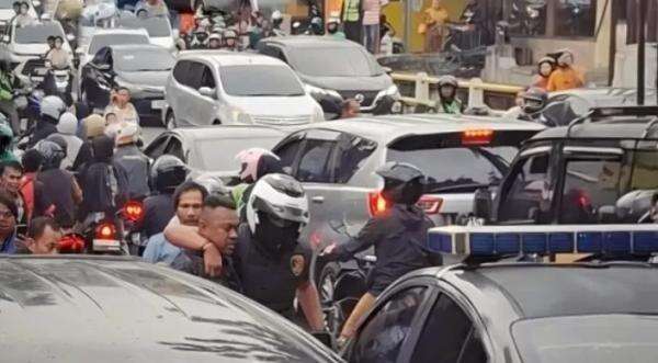 4 Matel Dikeroyok Massa Usai Ambil Paksa Avanza Milik Wanita di Bogor, Begini Kronologinya! 4 Matel Dikeroyok Massa Usai Ambil Paksa Avanza Milik Wanita di Bogor, Begini Kronologinya!