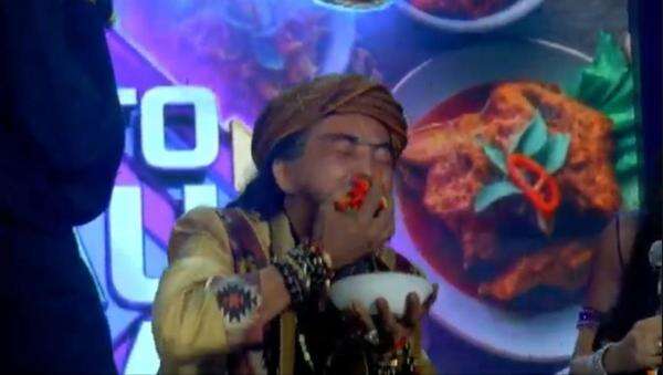 Aksi Limbad Makan Segenggam Cabai Jadi Sorotan di Road to Kilau Raya MNCTV Klaten, Penonton Heboh! Aksi Limbad Makan Segenggam Cabai Jadi Sorotan di Road to Kilau Raya MNCTV Klaten, Penonton Heboh!