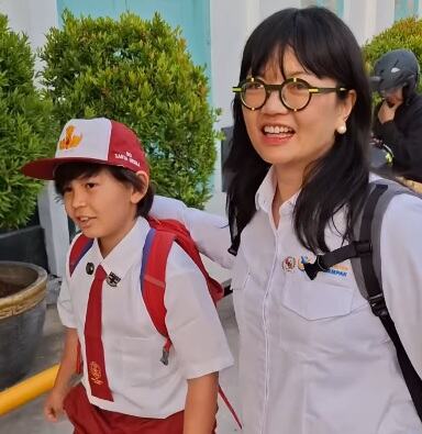 Wamendiktisaintek Stella Christie Pindahkan Sekolah sang Anak dari China ke Indonesia, demi Dekat dengan si Kecil Wamendiktisaintek Stella Christie Pindahkan Sekolah sang Anak dari China ke Indonesia, demi Dekat dengan si Kecil