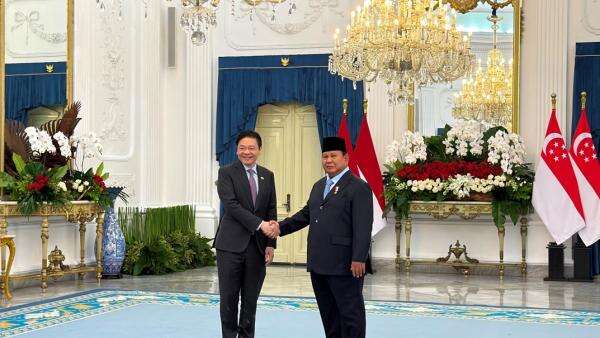Prabowo Sambut PM Singapura dengan Jabat Tangan Erat di Istana Merdeka Prabowo Sambut PM Singapura dengan Jabat Tangan Erat di Istana Merdeka