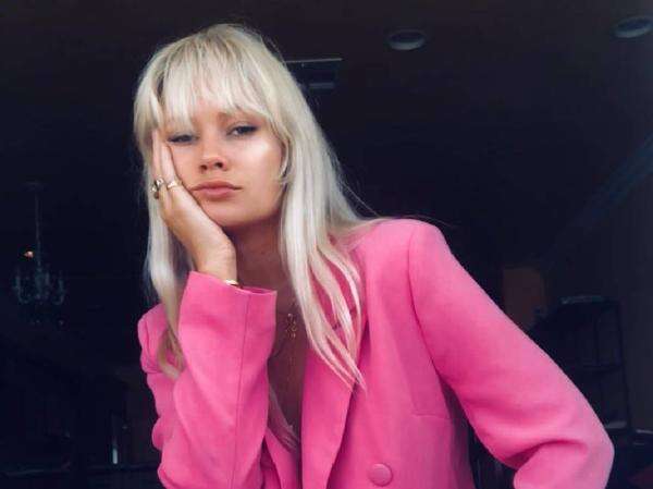 Profil Lauren Bennett, Penyanyi Party Rock Anthem yang Meninggal Dunia di Usia 36 Tahun Profil Lauren Bennett, Penyanyi Party Rock Anthem yang Meninggal Dunia di Usia 36 Tahun