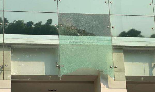 Polisi Sebut Kaca Pecah di Kantor BGN akibat Pemuaian Polisi Sebut Kaca Pecah di Kantor BGN akibat Pemuaian