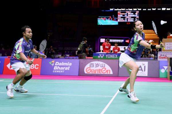 Rehan/Gloria Tumbang Dramatis di Kejuaraan Dunia BWF 2026, Sempat Unggul Besar Sebelum Tersingkir Rehan/Gloria Tumbang Dramatis di Kejuaraan Dunia BWF 2026, Sempat Unggul Besar Sebelum Tersingkir