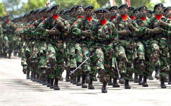 Cara Unik Jenderal Kopassus Richard Tampubolon Ajak Mahasiswa Peringati HUT TNI Cara Unik Jenderal Kopassus Richard Tampubolon Ajak Mahasiswa Peringati HUT TNI