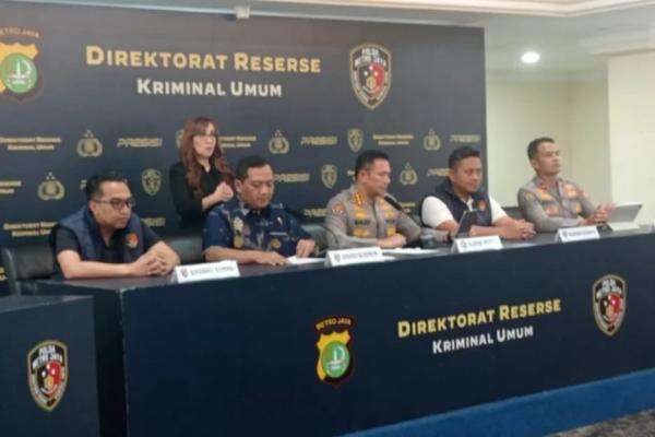 Roy Suryo-Dokter Tifa Ditangkap, Polda Metro: 94 Saksi dan 26 Ahli Sudah Diperiksa Roy Suryo-Dokter Tifa Ditangkap, Polda Metro: 94 Saksi dan 26 Ahli Sudah Diperiksa