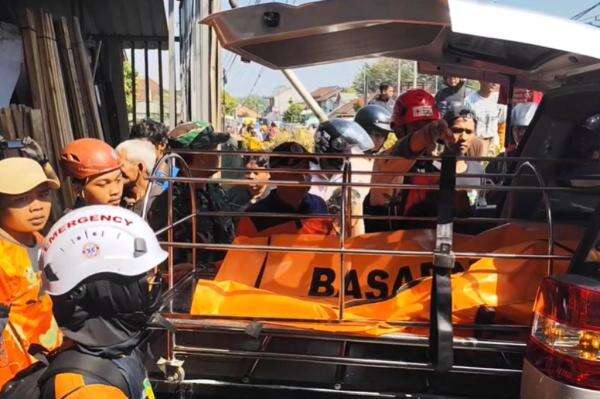 2 Bocah yang Hilang Tenggelam di Sungai Banjarnegara Ditemukan Tewas 2 Bocah yang Hilang Tenggelam di Sungai Banjarnegara Ditemukan Tewas