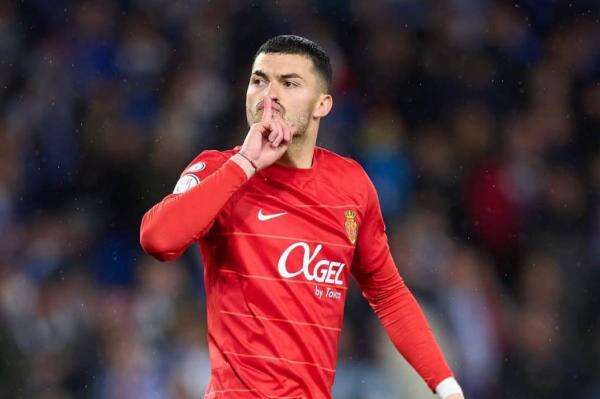 Persija Selangkah Lagi Datangkan Eks AS Roma, Kontrak 1 Tahun Dibahas Persija Selangkah Lagi Datangkan Eks AS Roma, Kontrak 1 Tahun Dibahas
