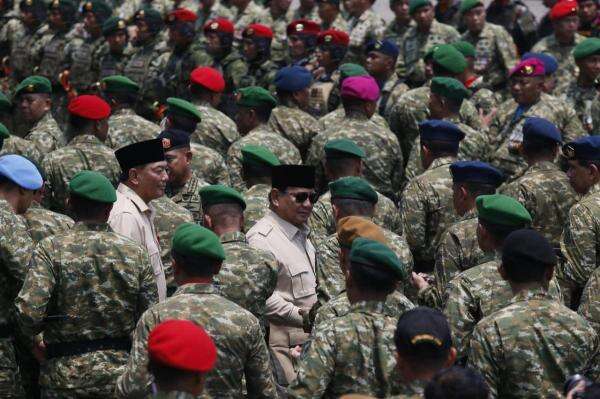 Prabowo Ungkap Alasan TNI Perlu Diperkuat Prabowo Ungkap Alasan TNI Perlu Diperkuat