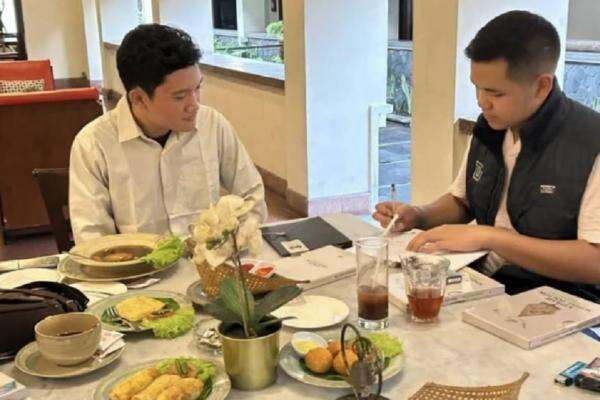 Duet Tiyo-Dhana Sosialisasikan Gagasan Berpikir Kepulauan untuk Indonesia Emas 2045 Duet Tiyo-Dhana Sosialisasikan Gagasan Berpikir Kepulauan untuk Indonesia Emas 2045