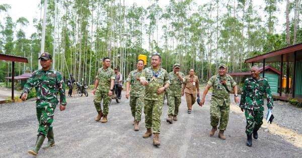 Sambangi Markas Latihan Tempur di Nunukan, Jenderal Maruli: Sinergi TNI- BNPPDT di Perbatasan! Sambangi Markas Latihan Tempur di Nunukan, Jenderal Maruli: Sinergi TNI- BNPPDT di Perbatasan!